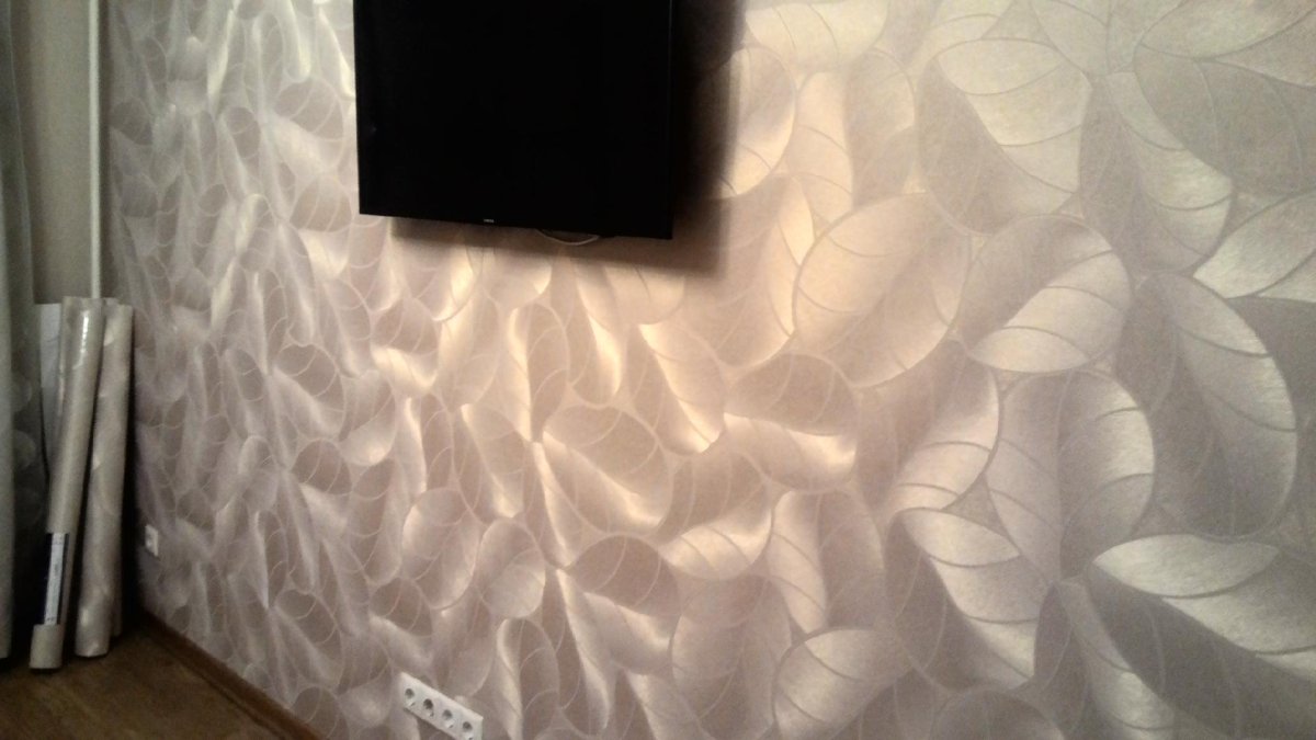 Отделка комнаты обоями