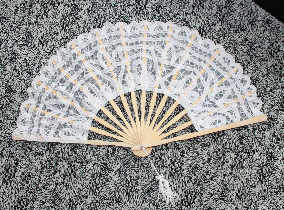 Веер интерьерный