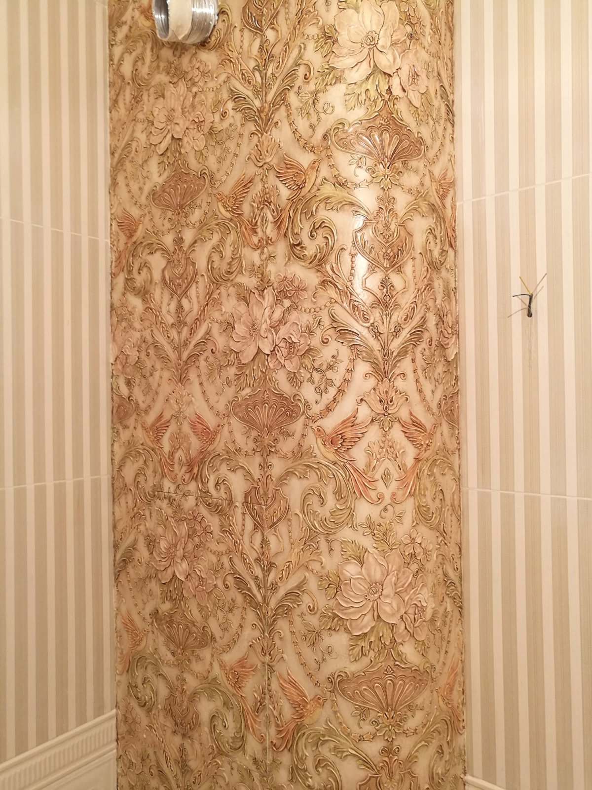 Декор стыков на обоях