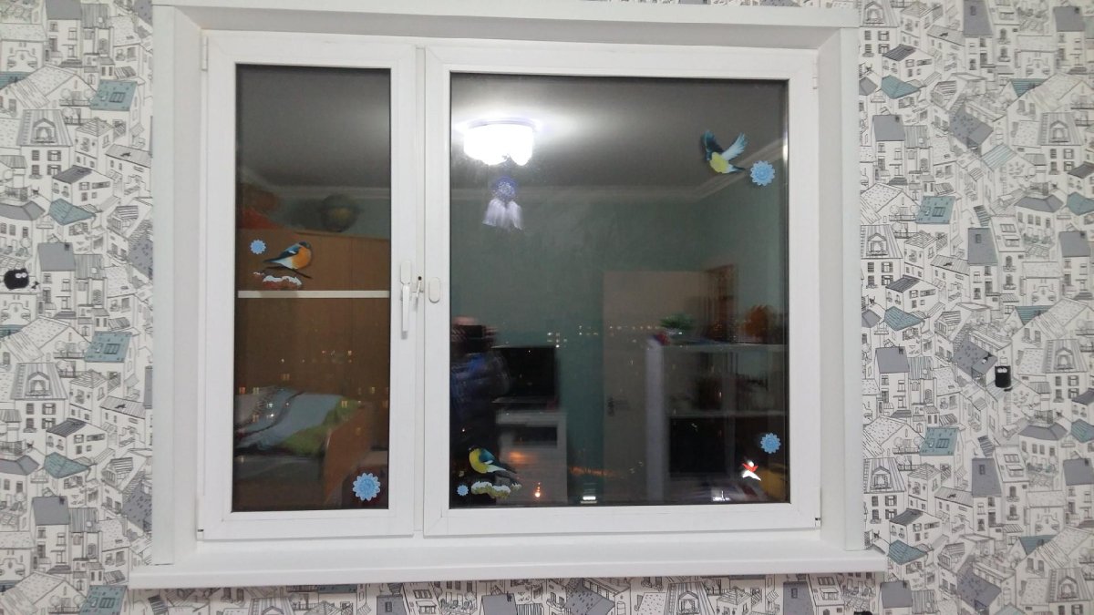 Обклеиваем откосы