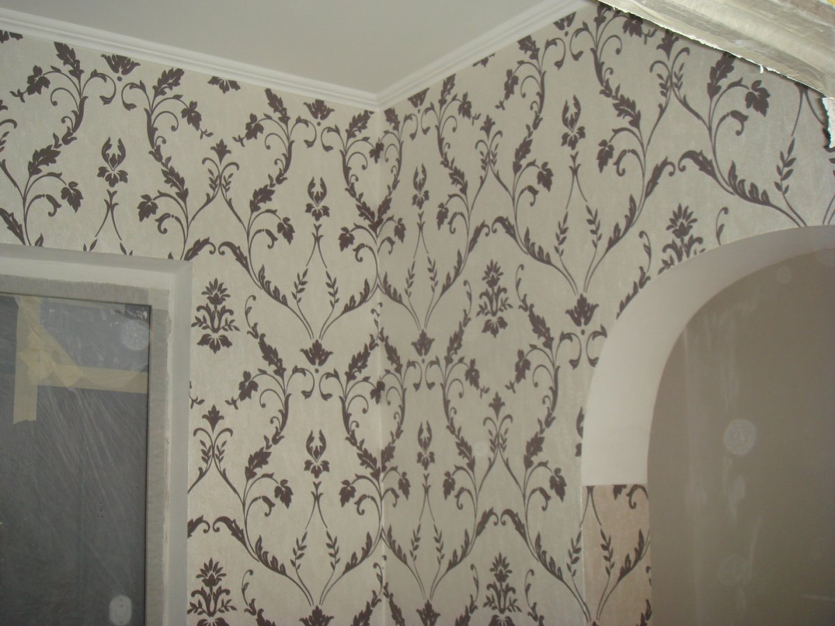 Арка оклеенная обоями
