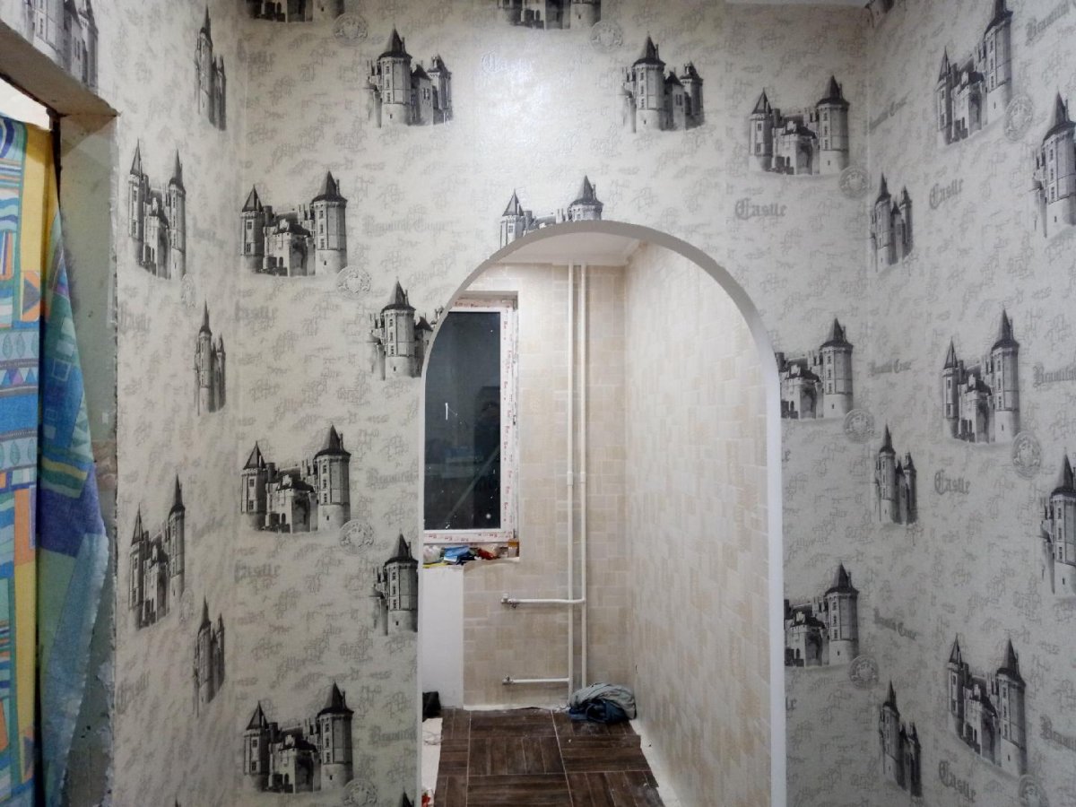 Обои на арку в коридоре