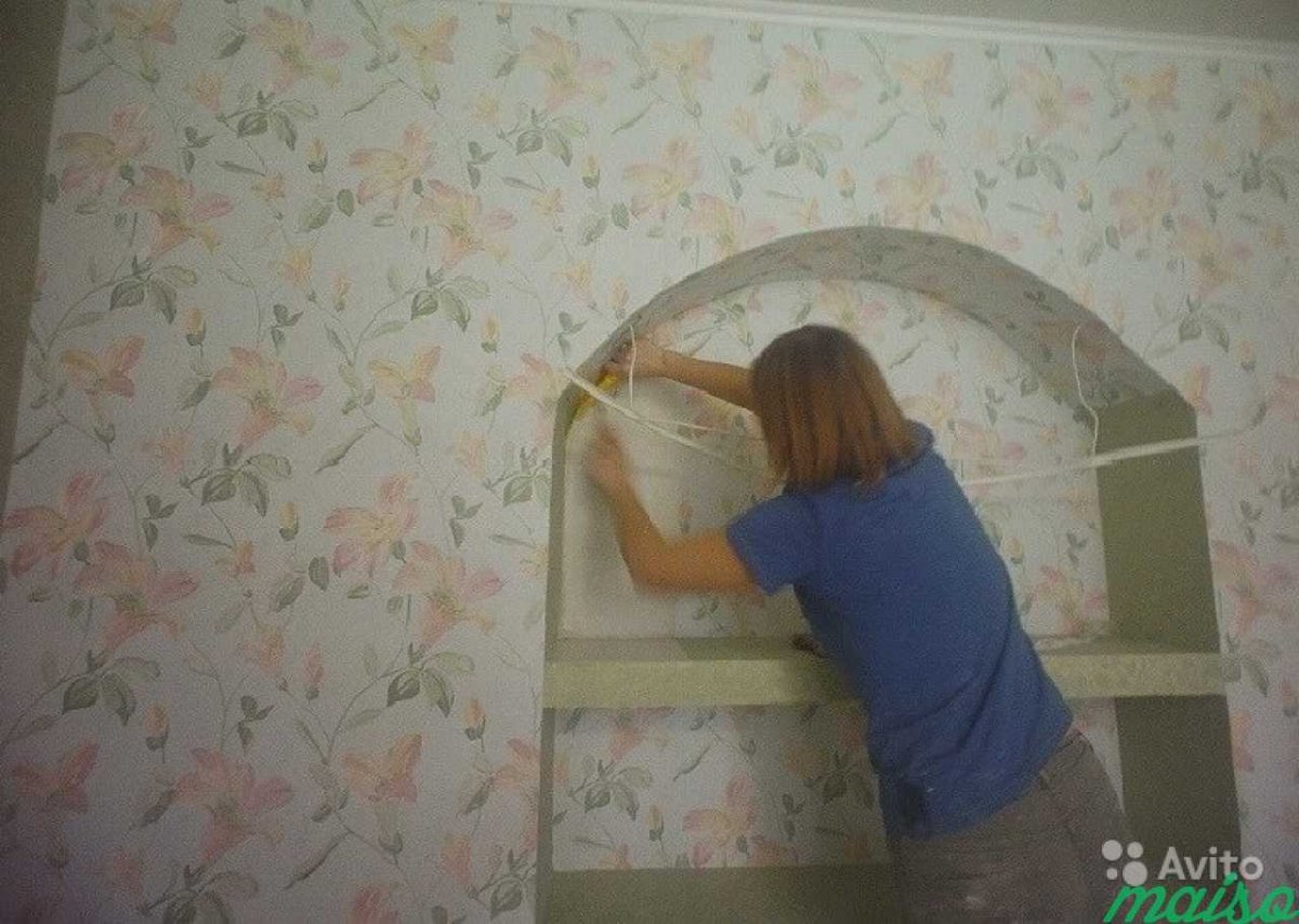 Клеим обои на арку