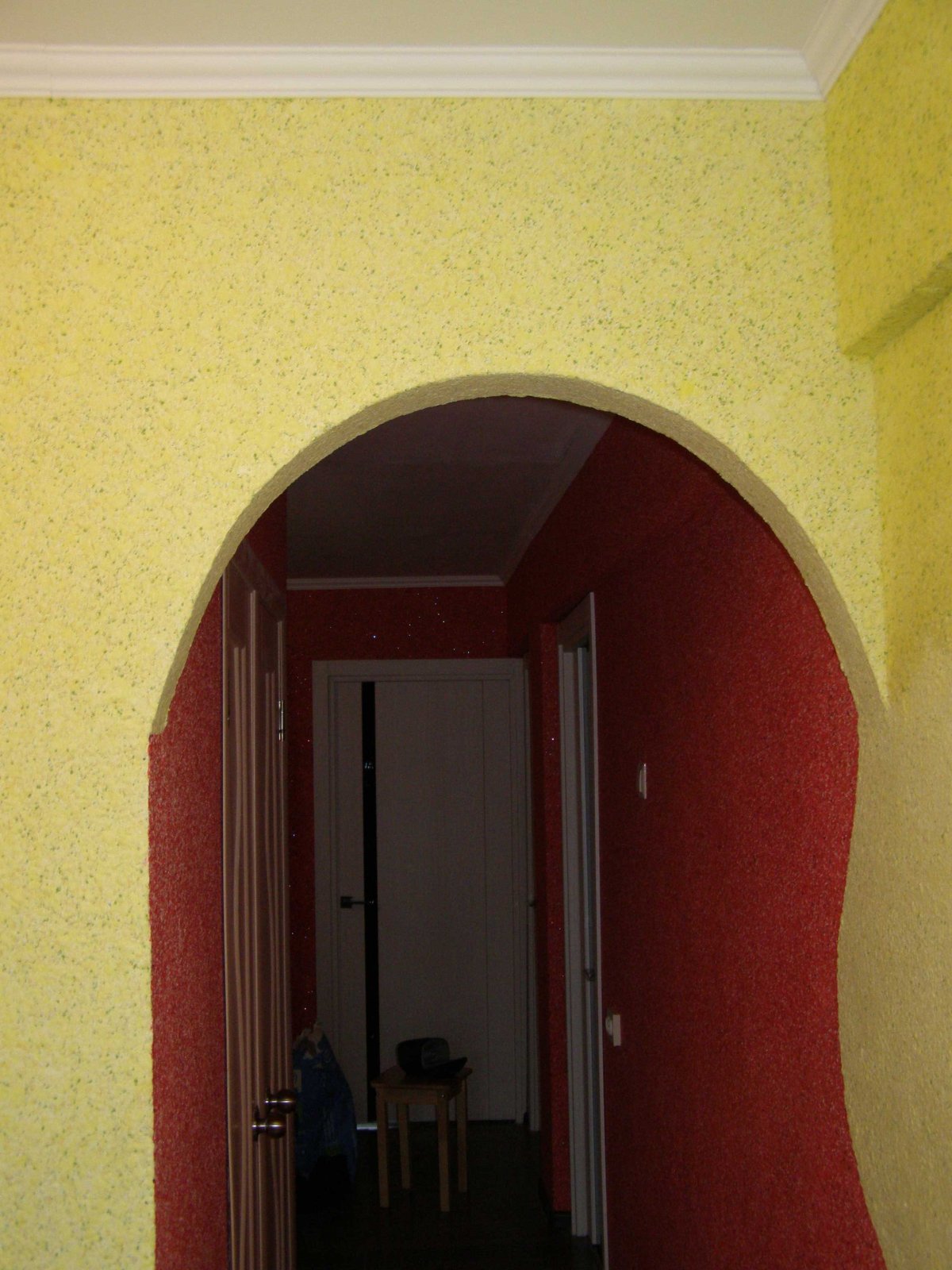 Крашеные арки в квартире