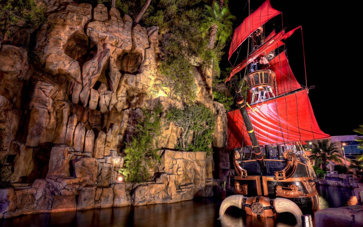 Детская кровать корабль