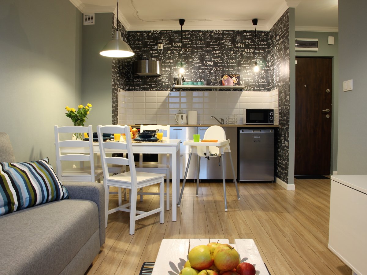 Обои для кухни студии