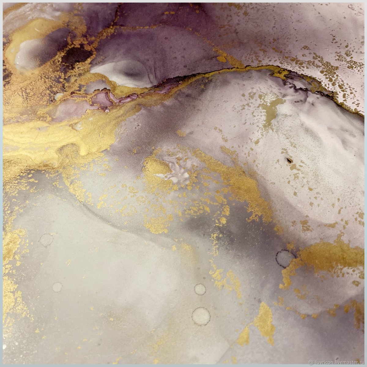 Мрамор с золотом