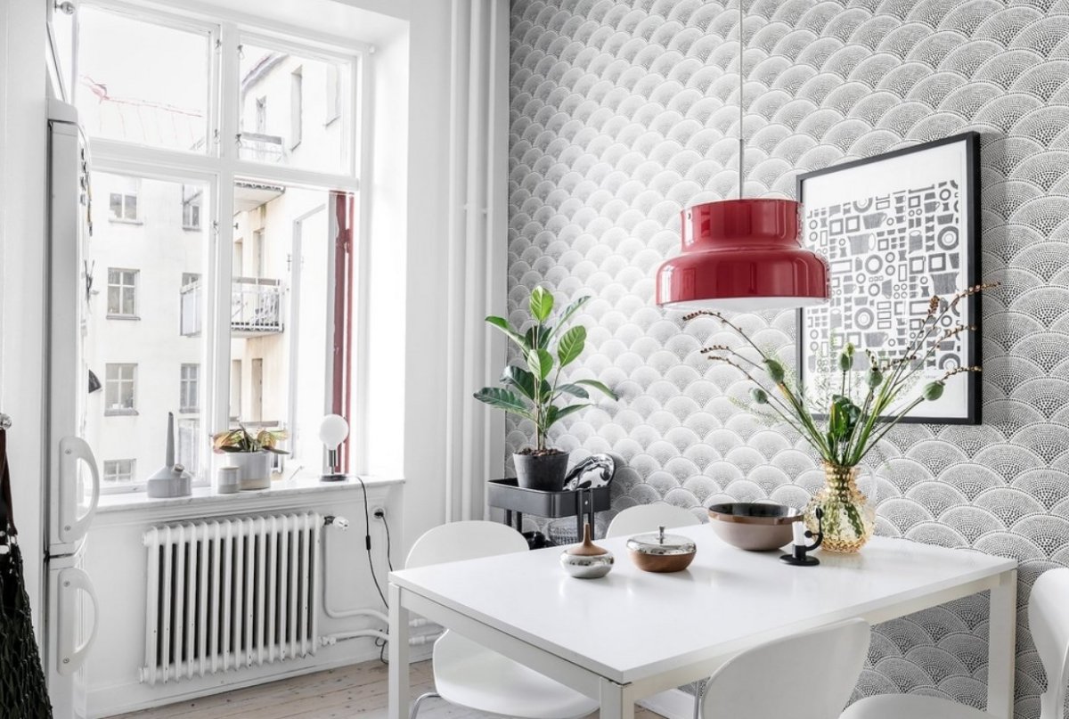 Белая кирпичная стена в интерьере