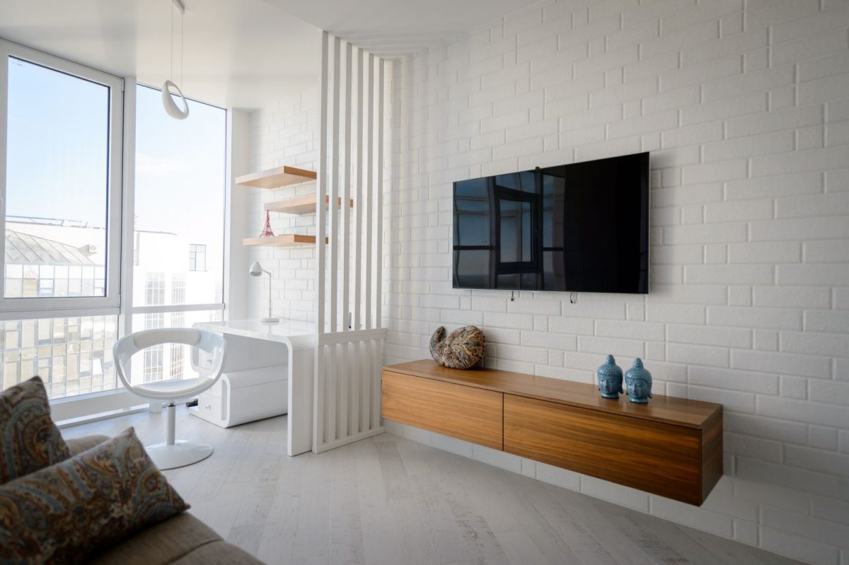 Гостиная белый кирпич и дерево