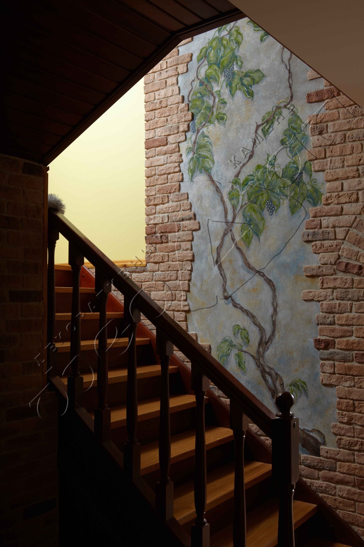 Молдинги на лестнице