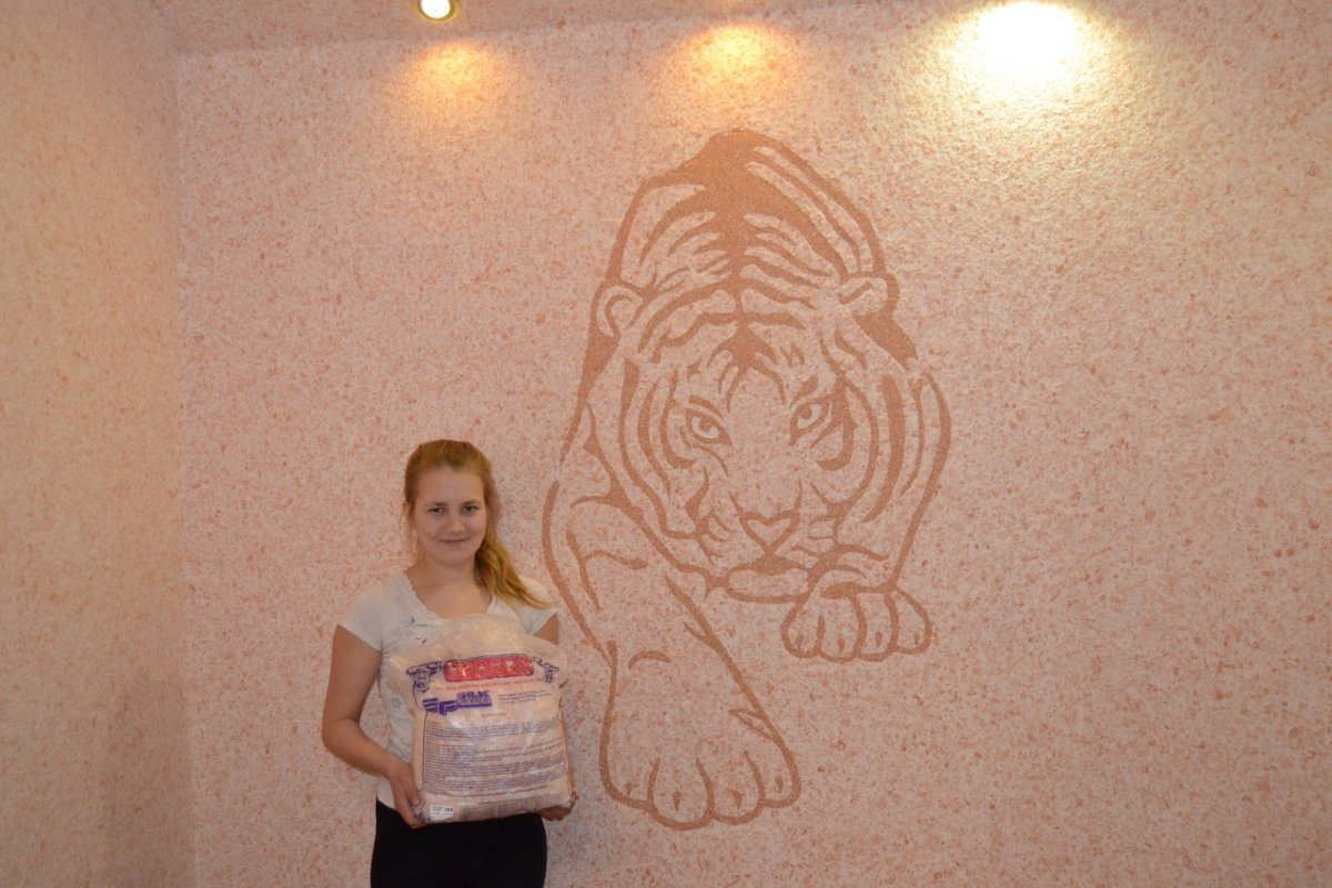 Лев из жидких обоев