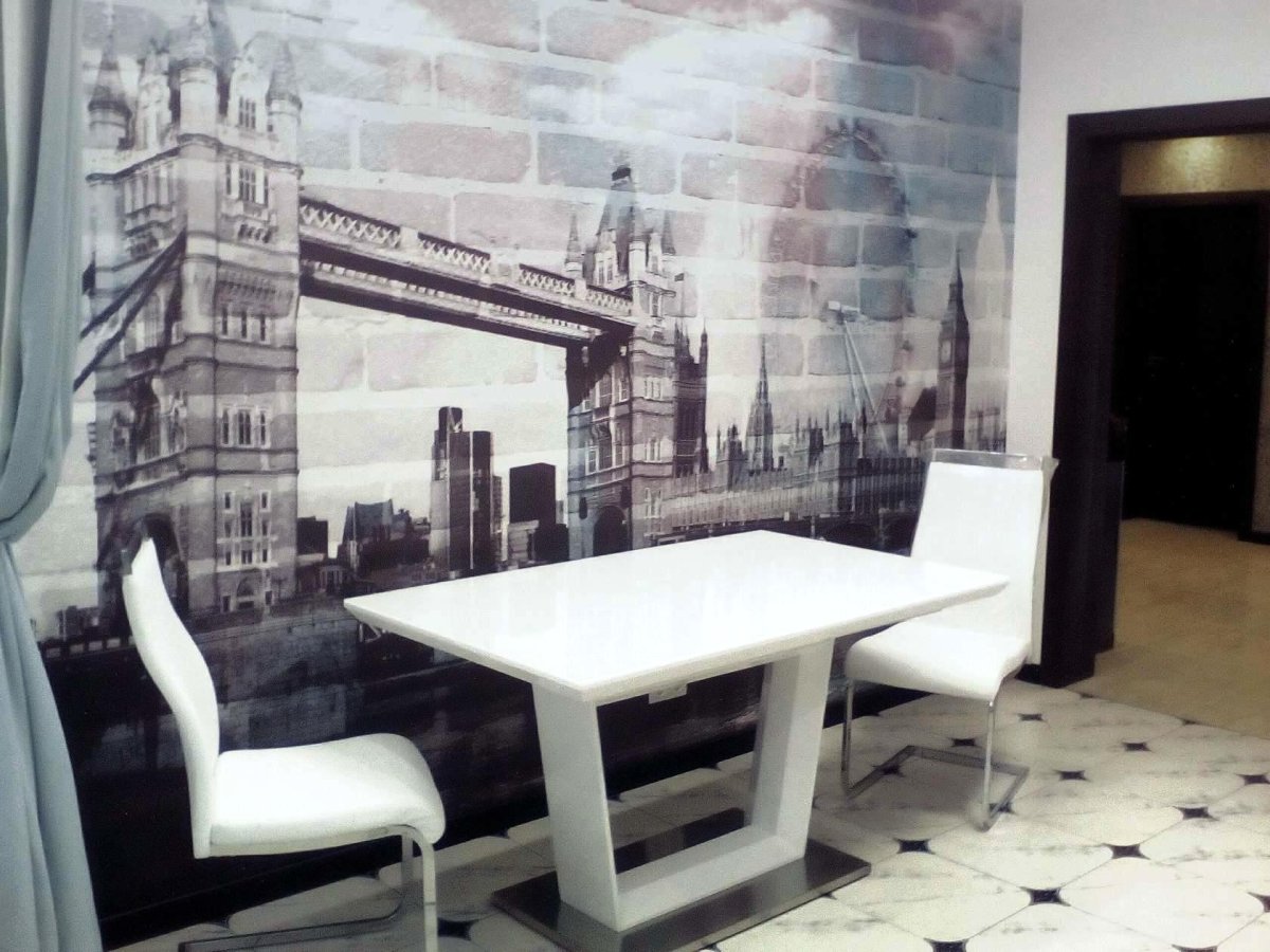 Монохромная роспись стен