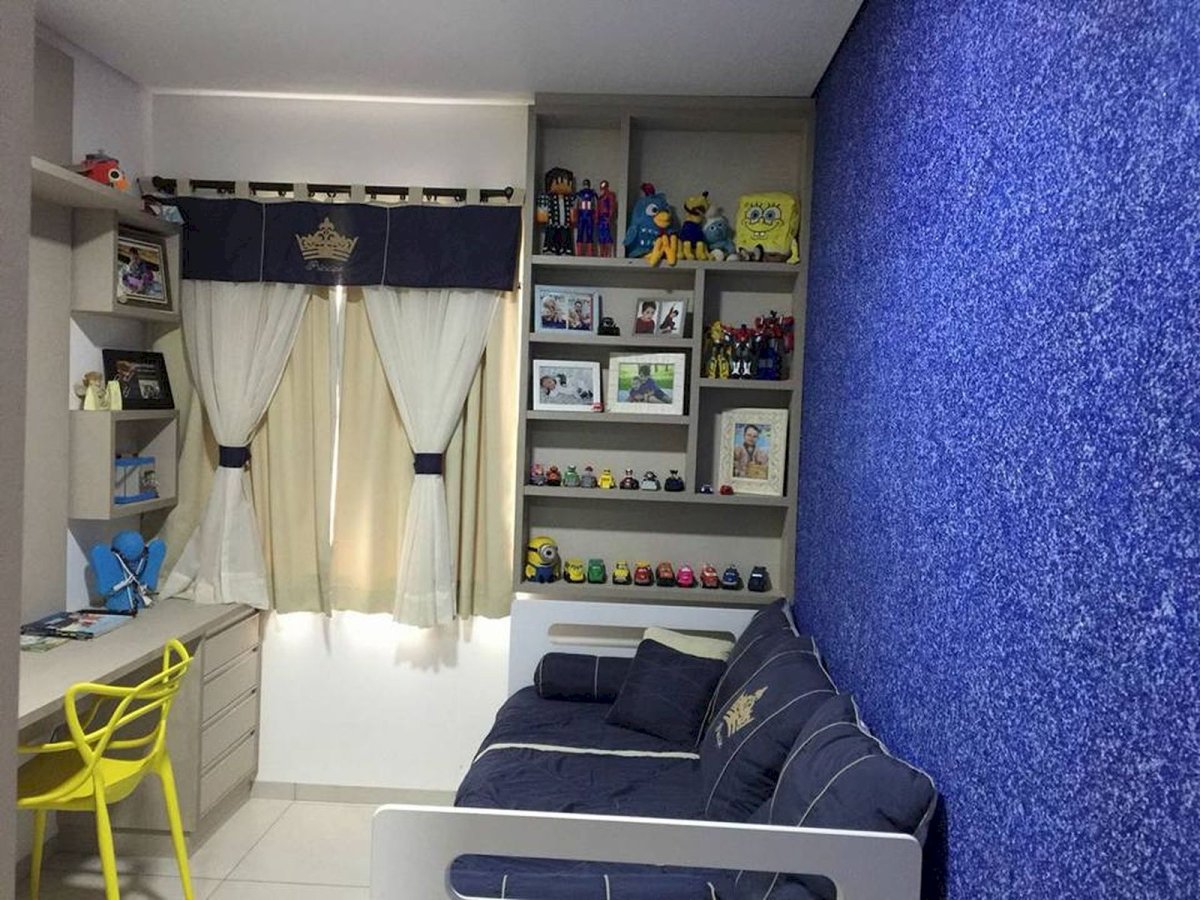 Декоративная штукатурка на стене в комнате