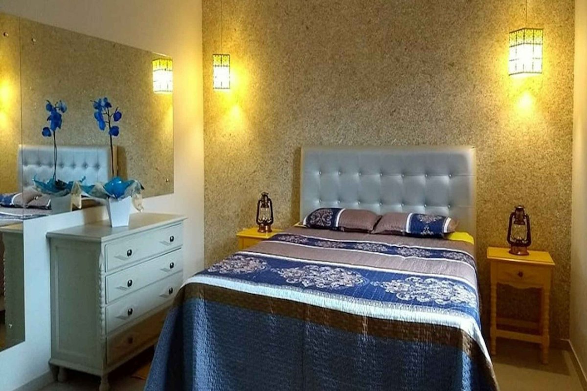 Жидкие обои в интерьере спальни