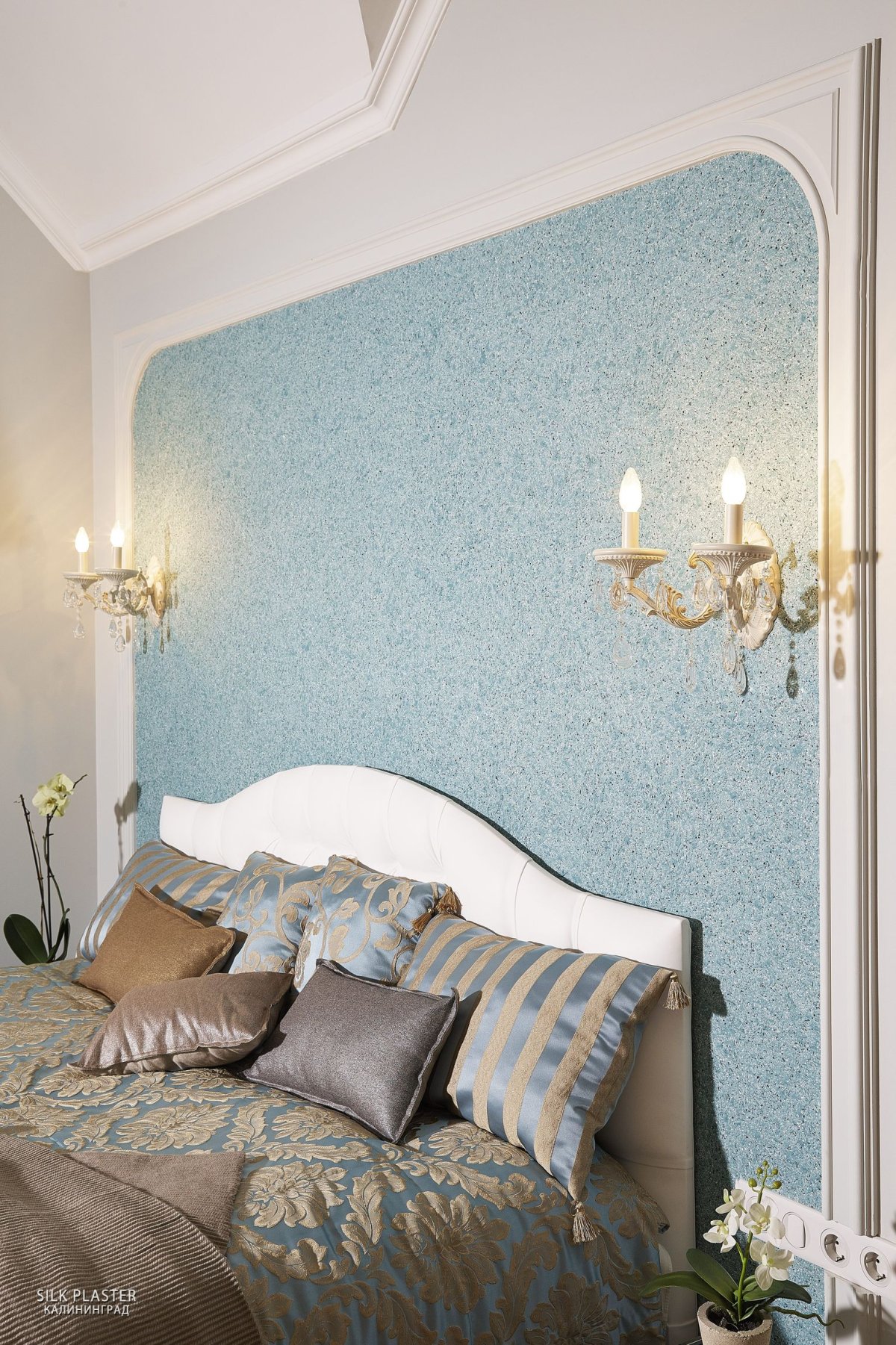 Обои жидкие мятные в комнате