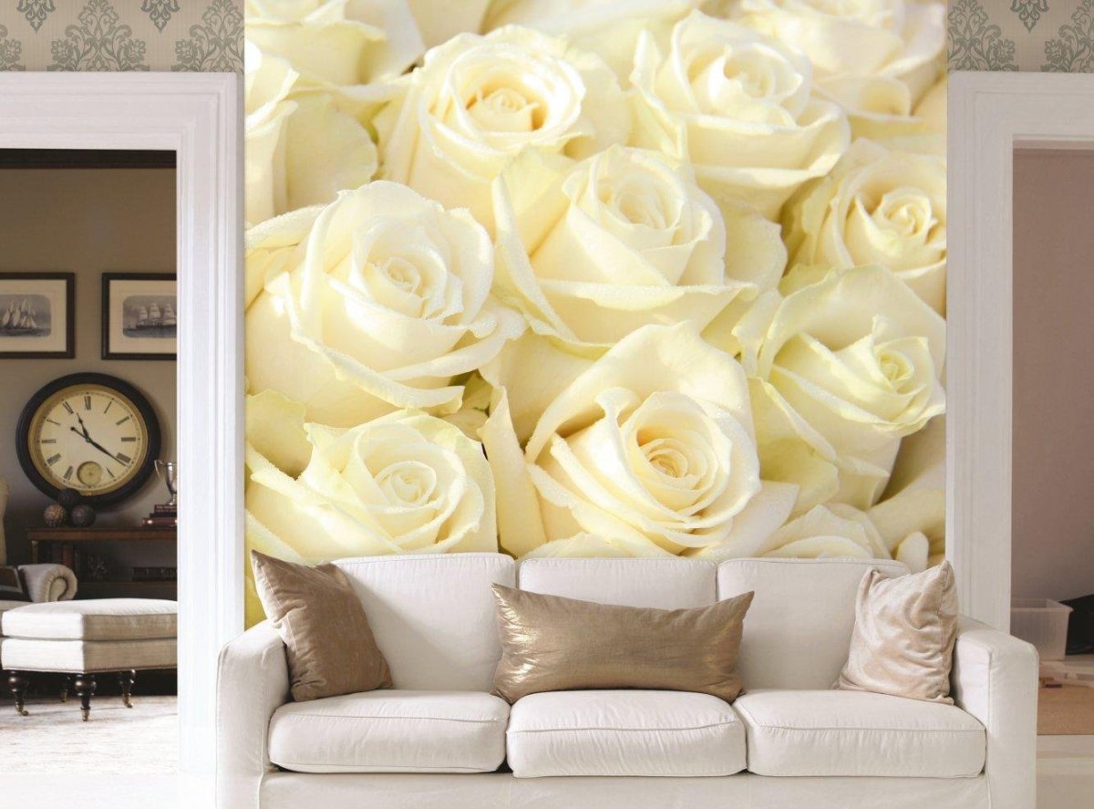 Фотообои белые розы в интерьере