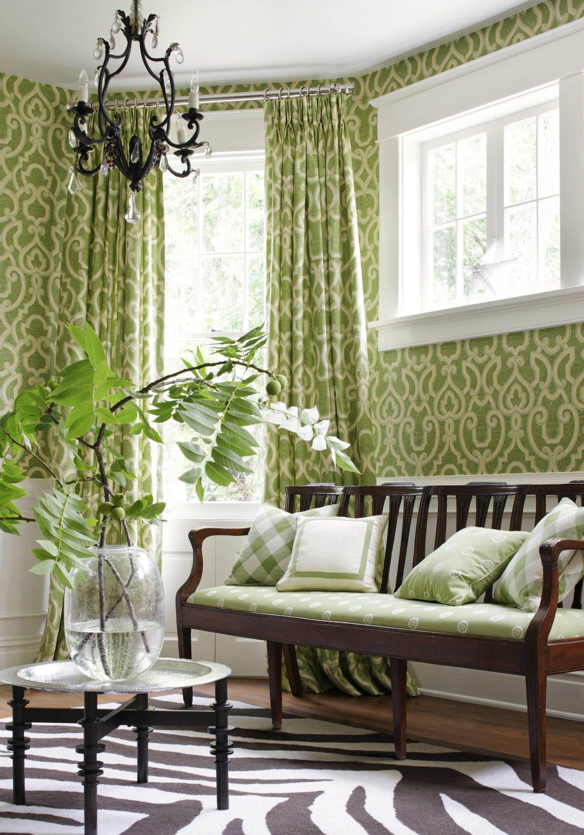 Гостиная в бело зеленых тонах