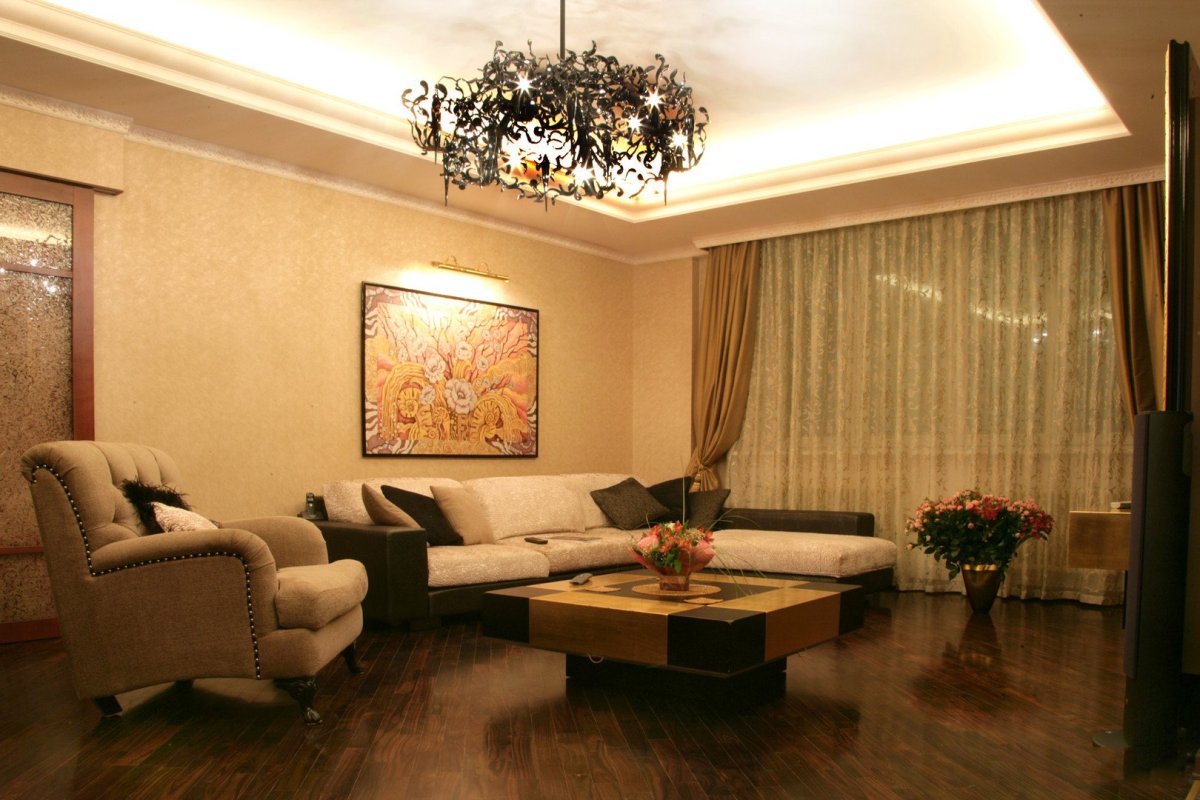 Гостиная в бежево золотых тонах