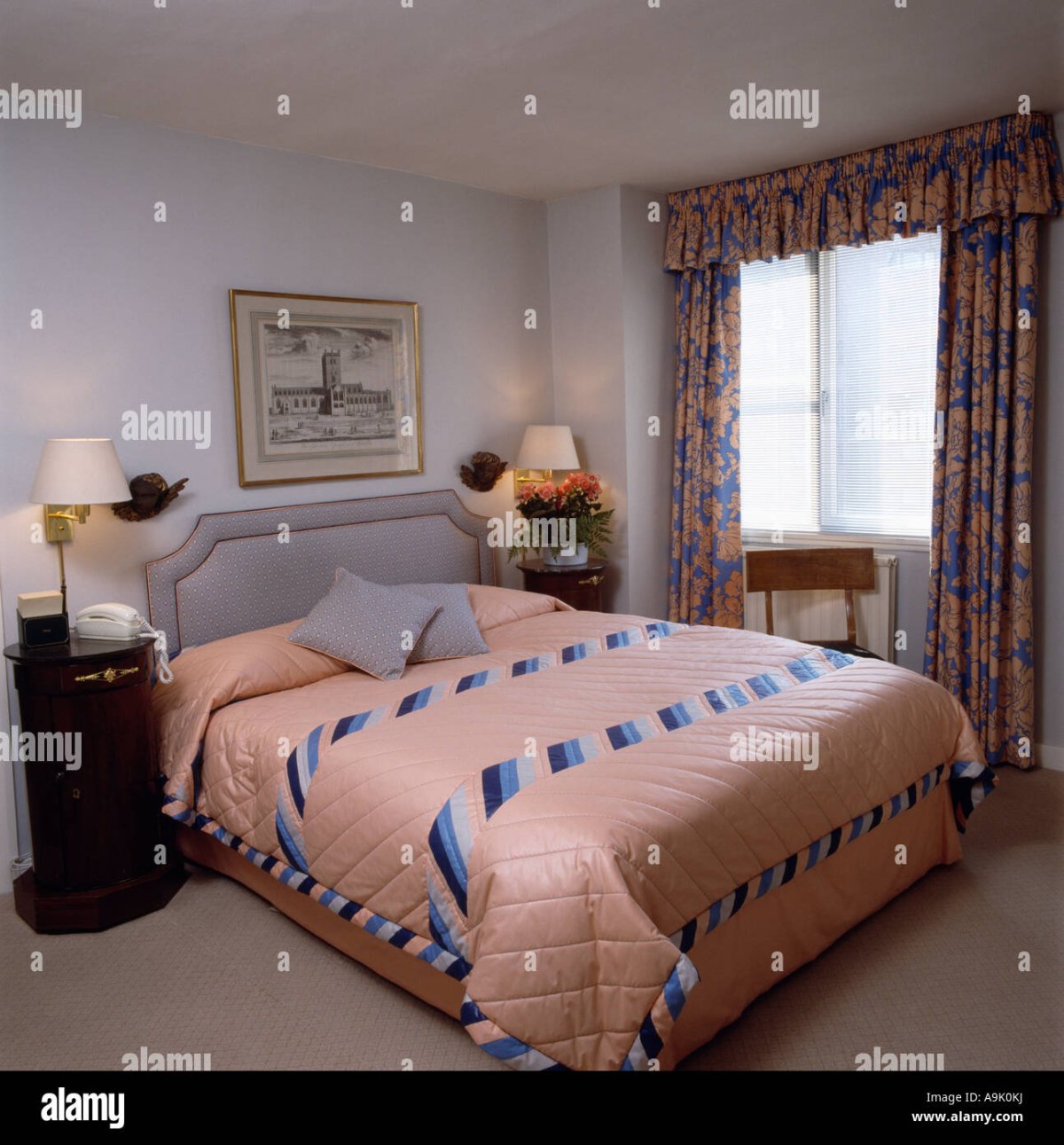 Спальня в цветочек