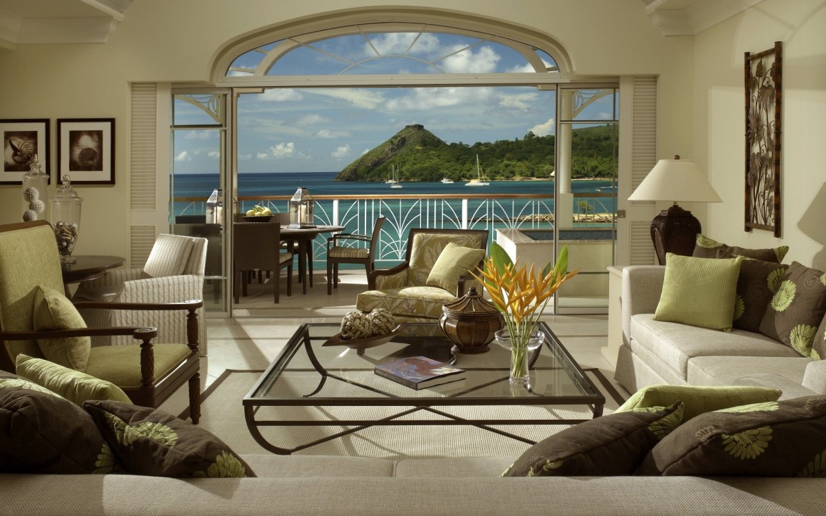 Гостиная с видом на море