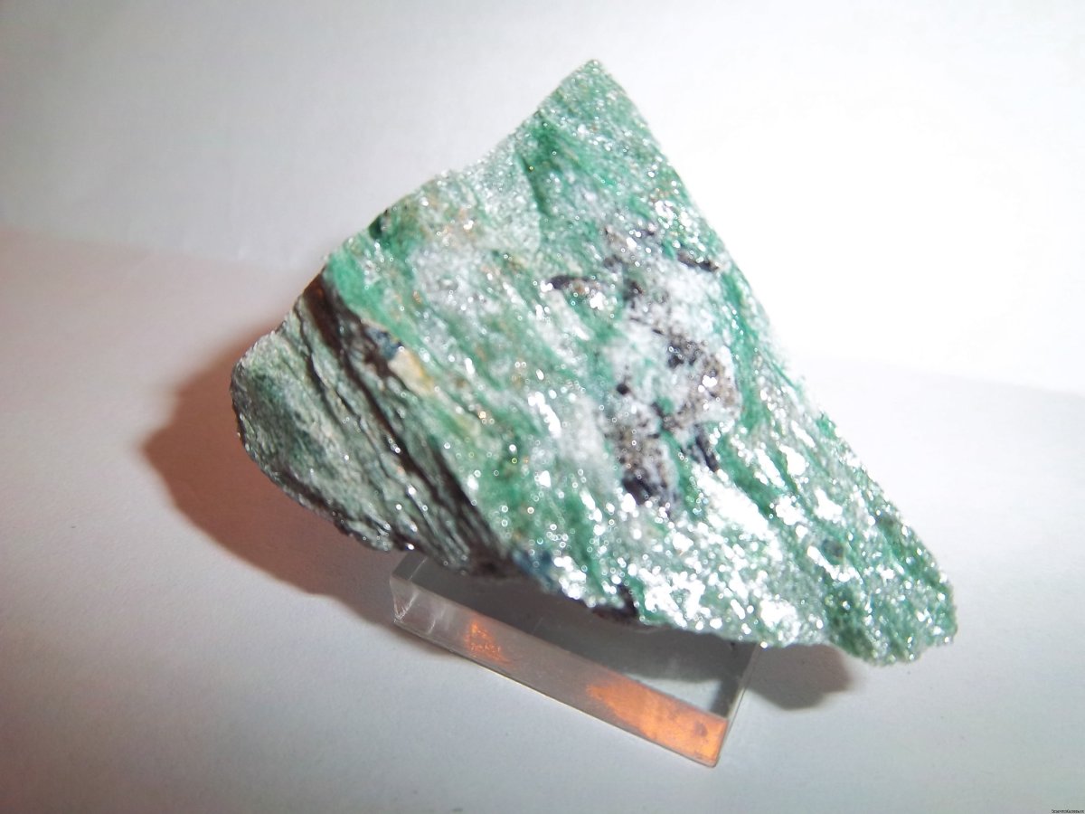 Зеленая слюда минерал