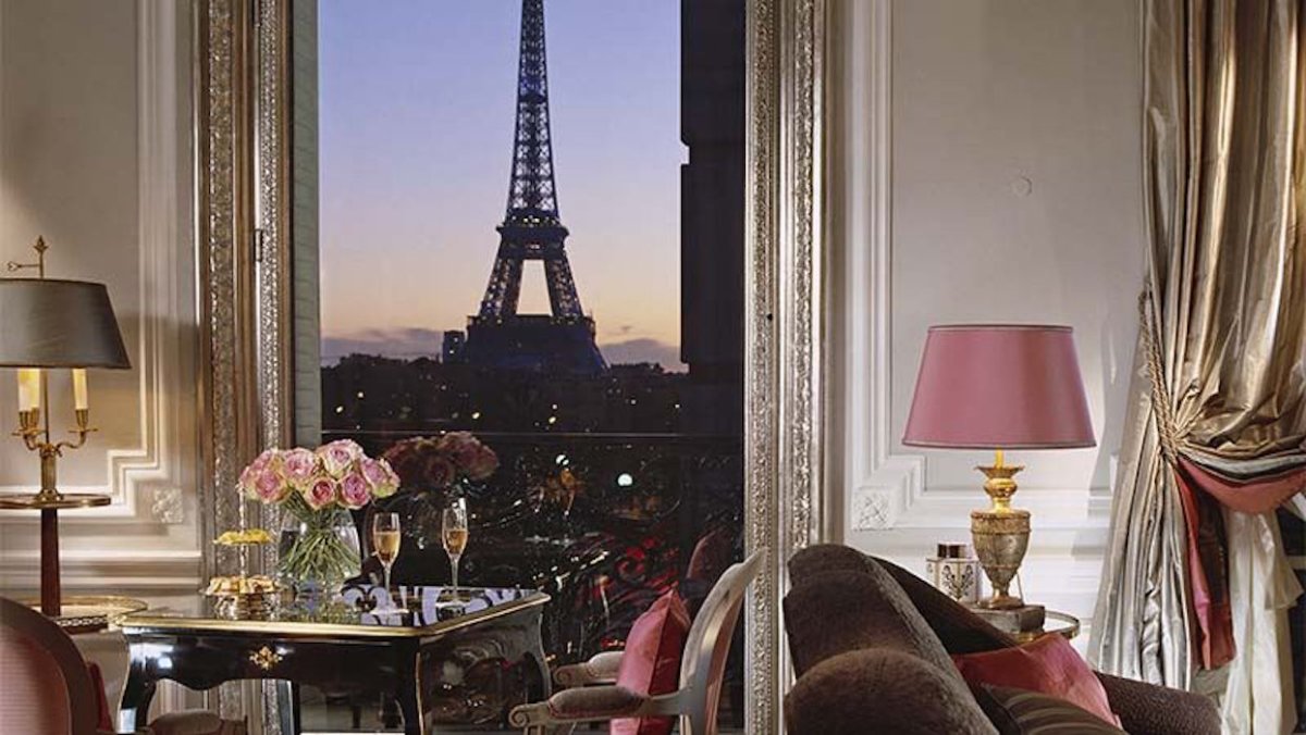 Отель в Париже Eiffel Tower