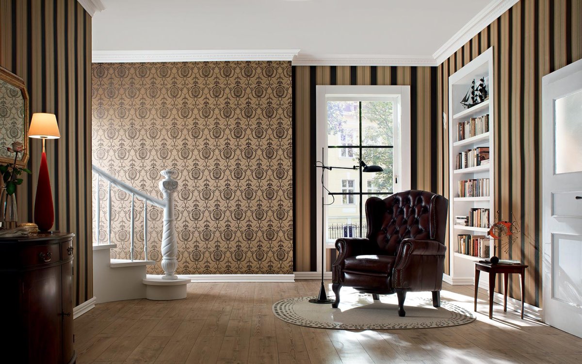 Комбинирование обоев в гостиной классика