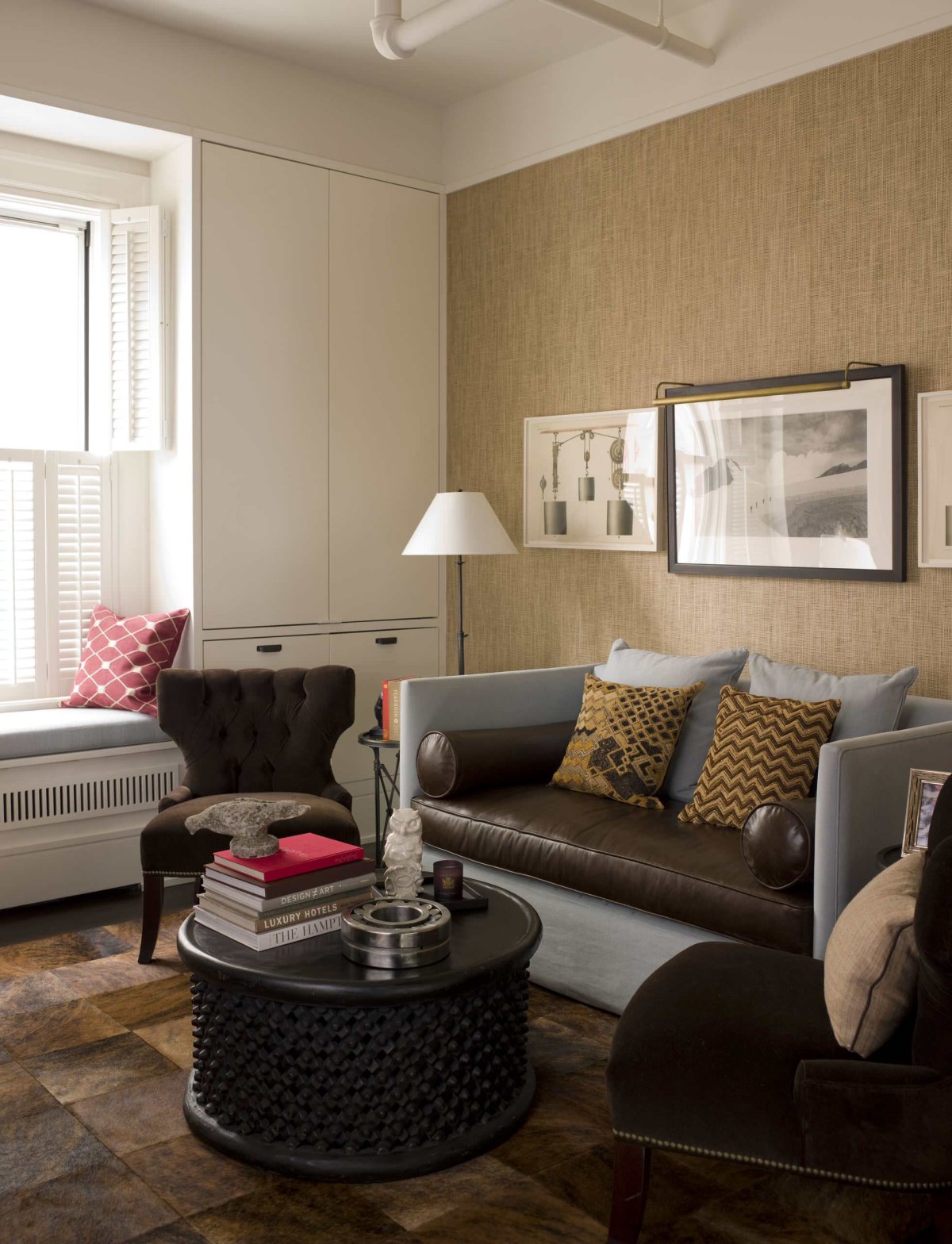 Обои под мешковину в интерьере