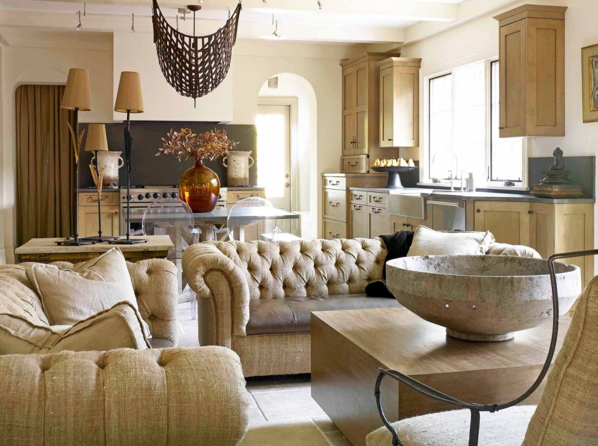 Кухня гостиная в стиле Прованс с диваном