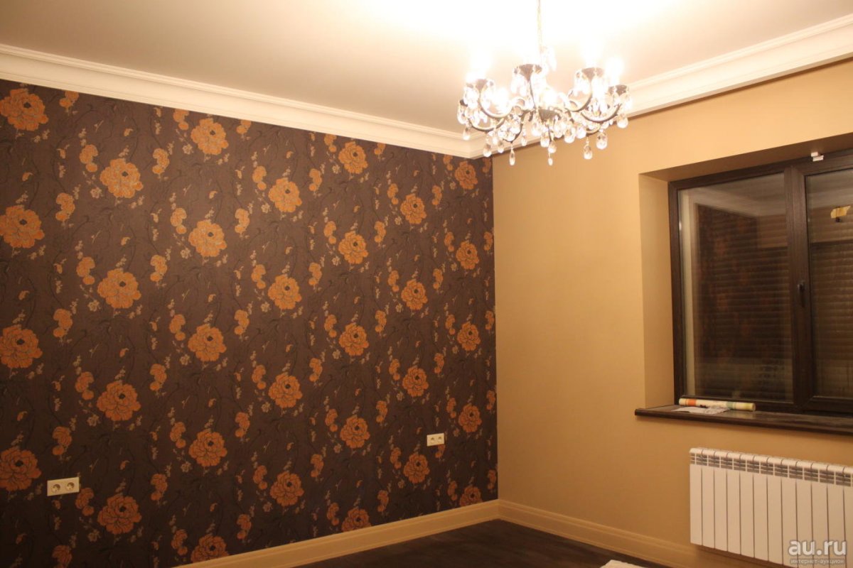 Поклеить обои в квартире