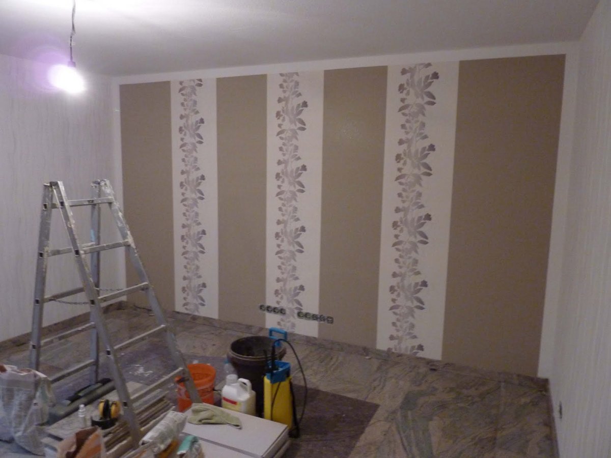 Двухуровневая поклейка обоев