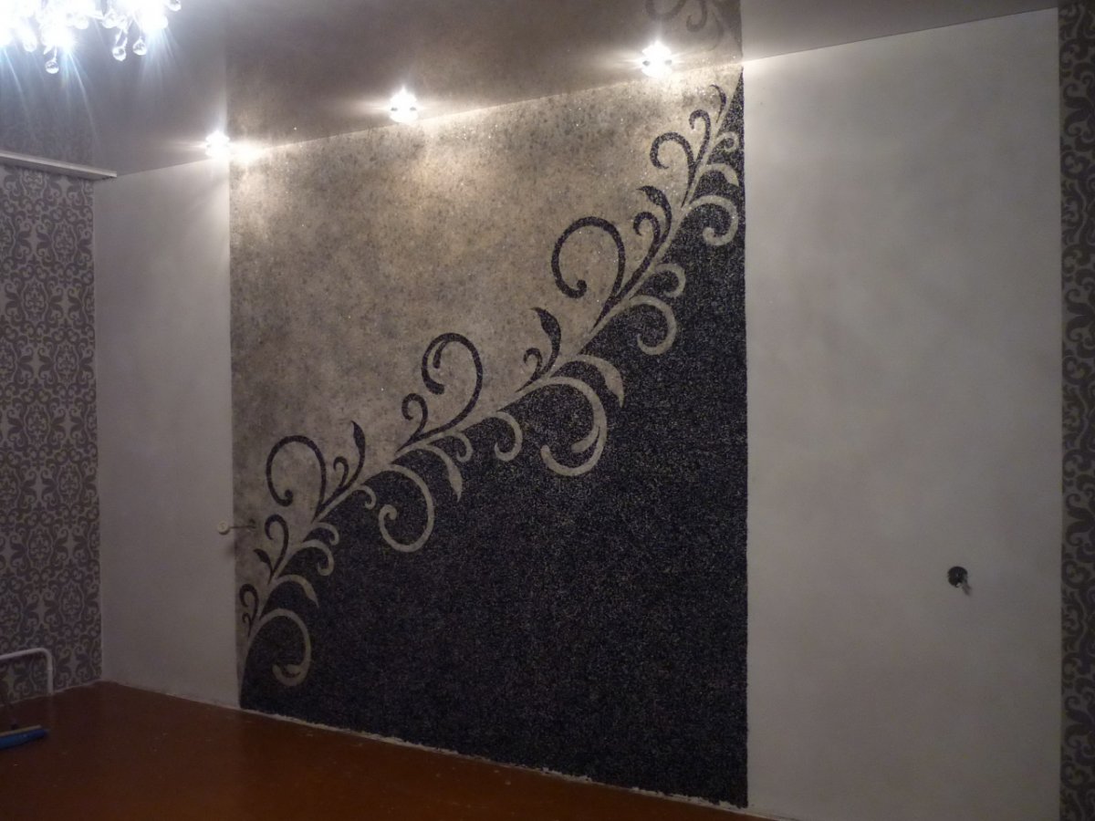 Декоративная штукатурка короед в коридоре