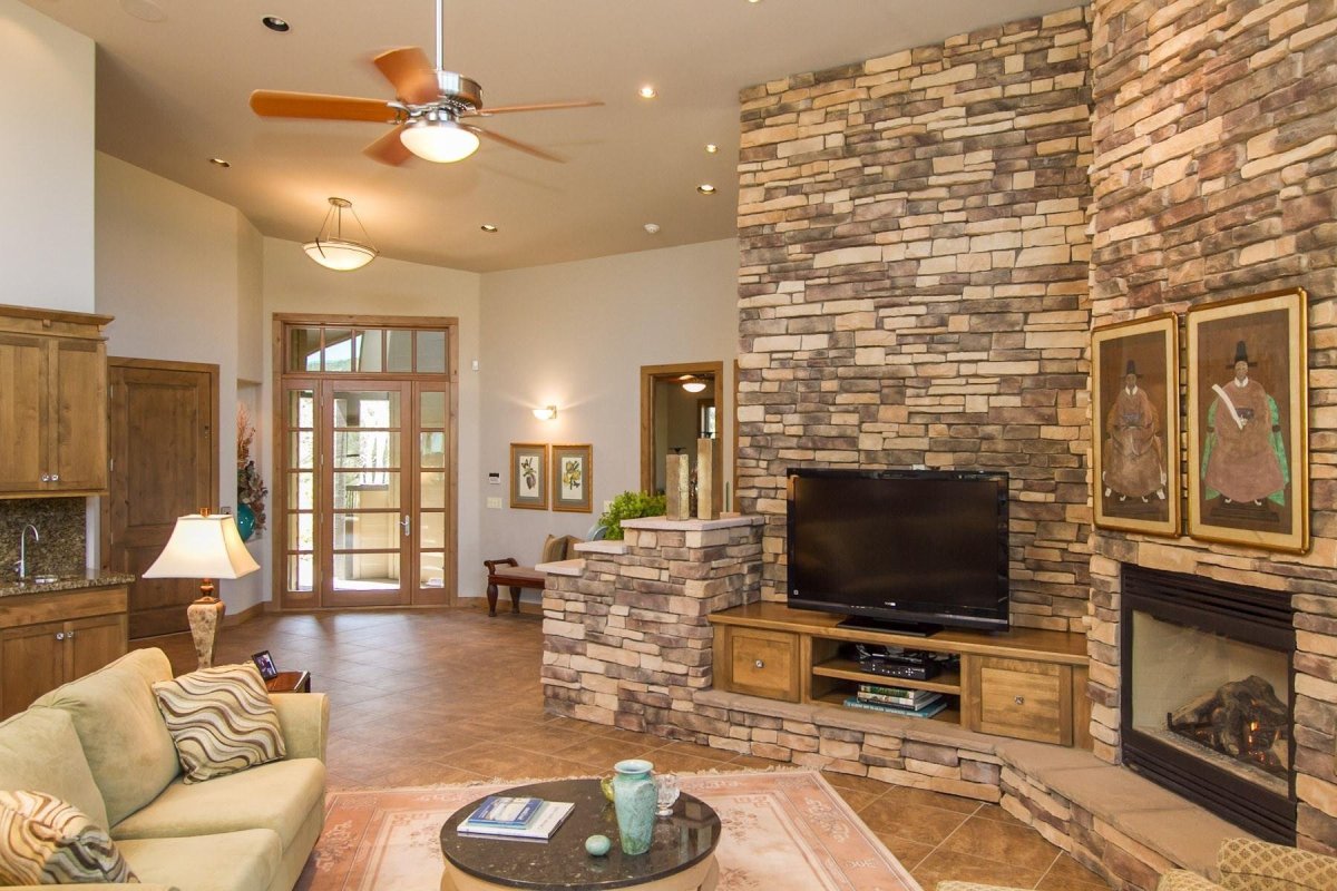 Отделочный камень в интерьере