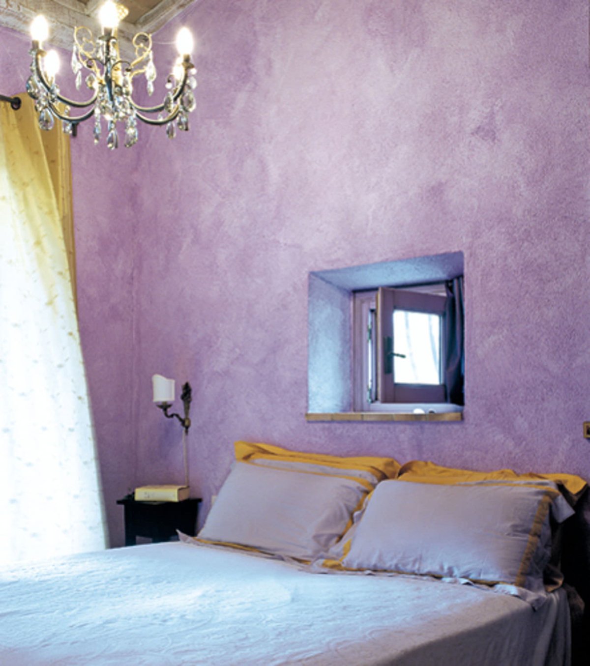 Светло сиреневые стены в интерьере