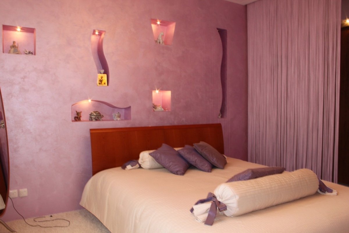 Спальня в лиловых тонах