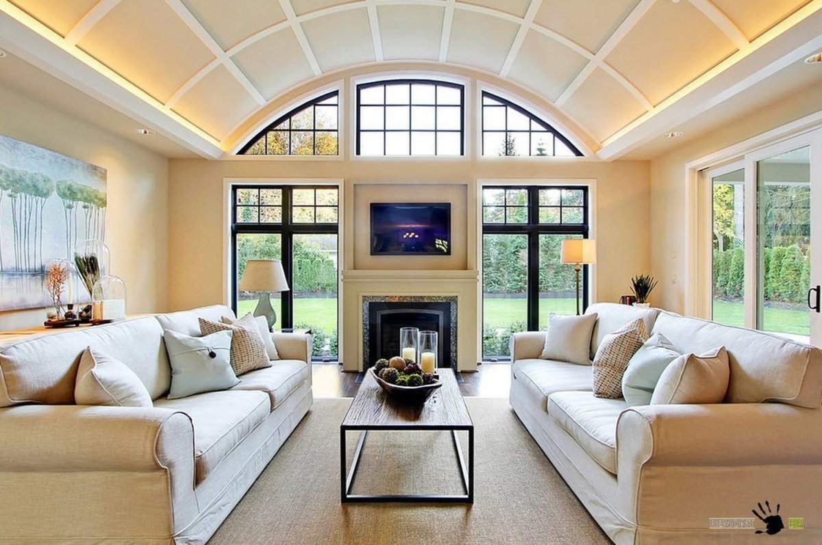 Витраж для оконного проема в кабинете искусства