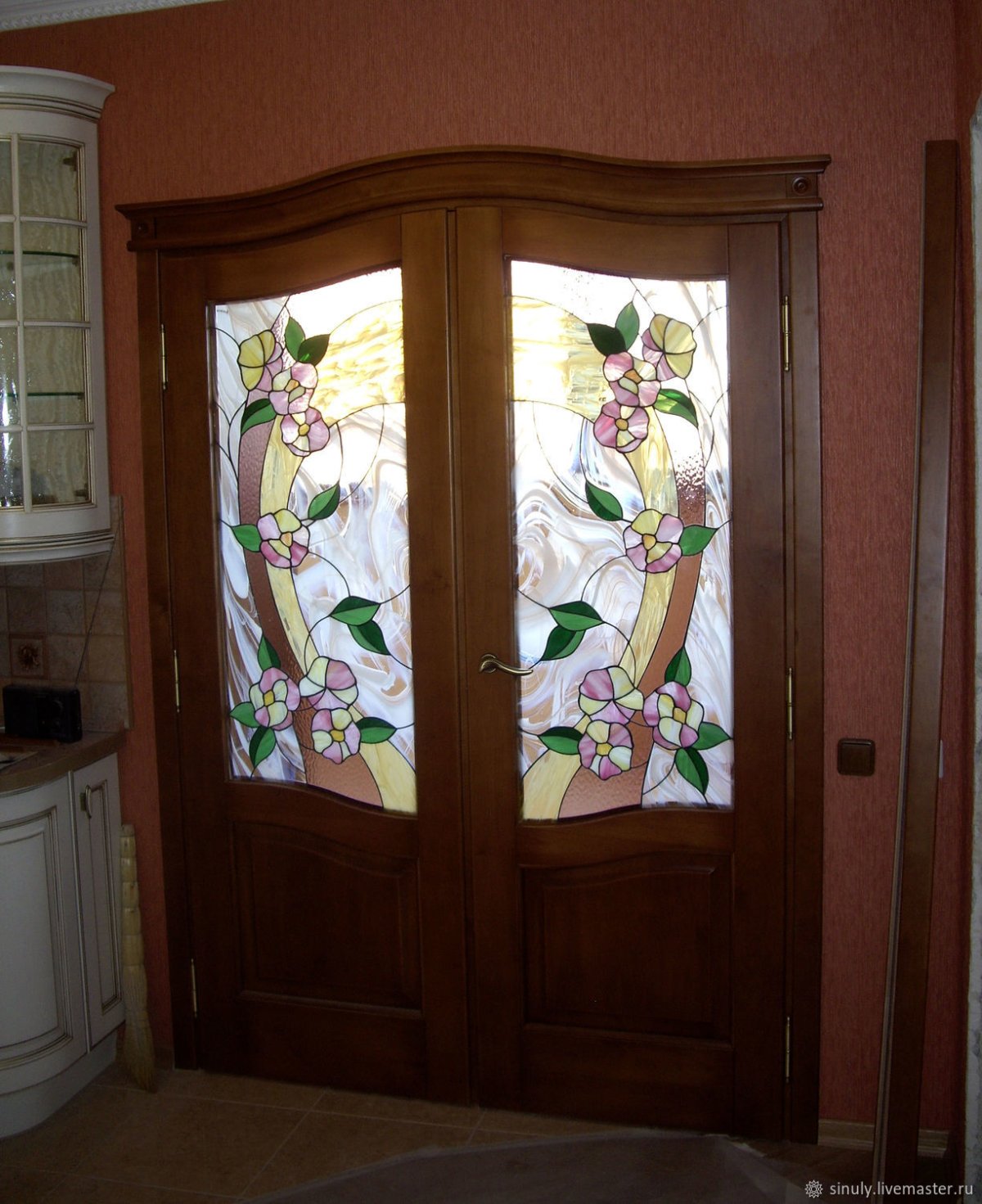 Дверь с витражом