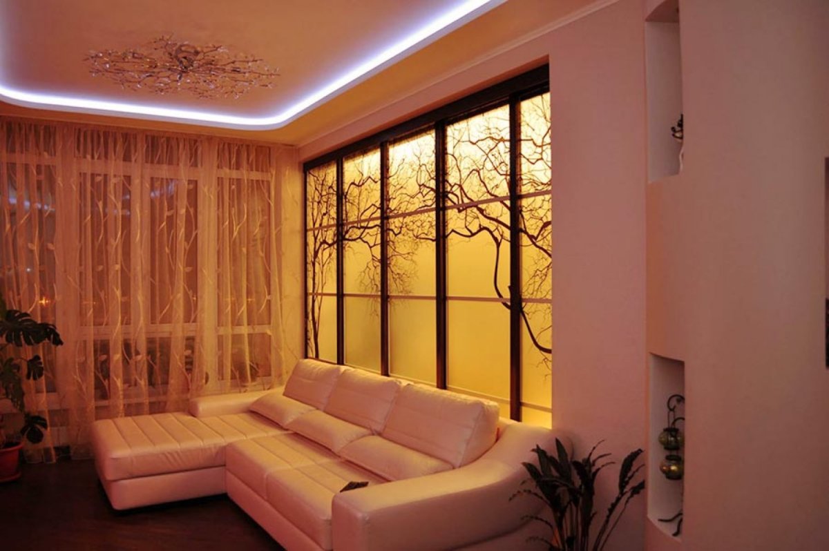 Подсветка окна в квартире