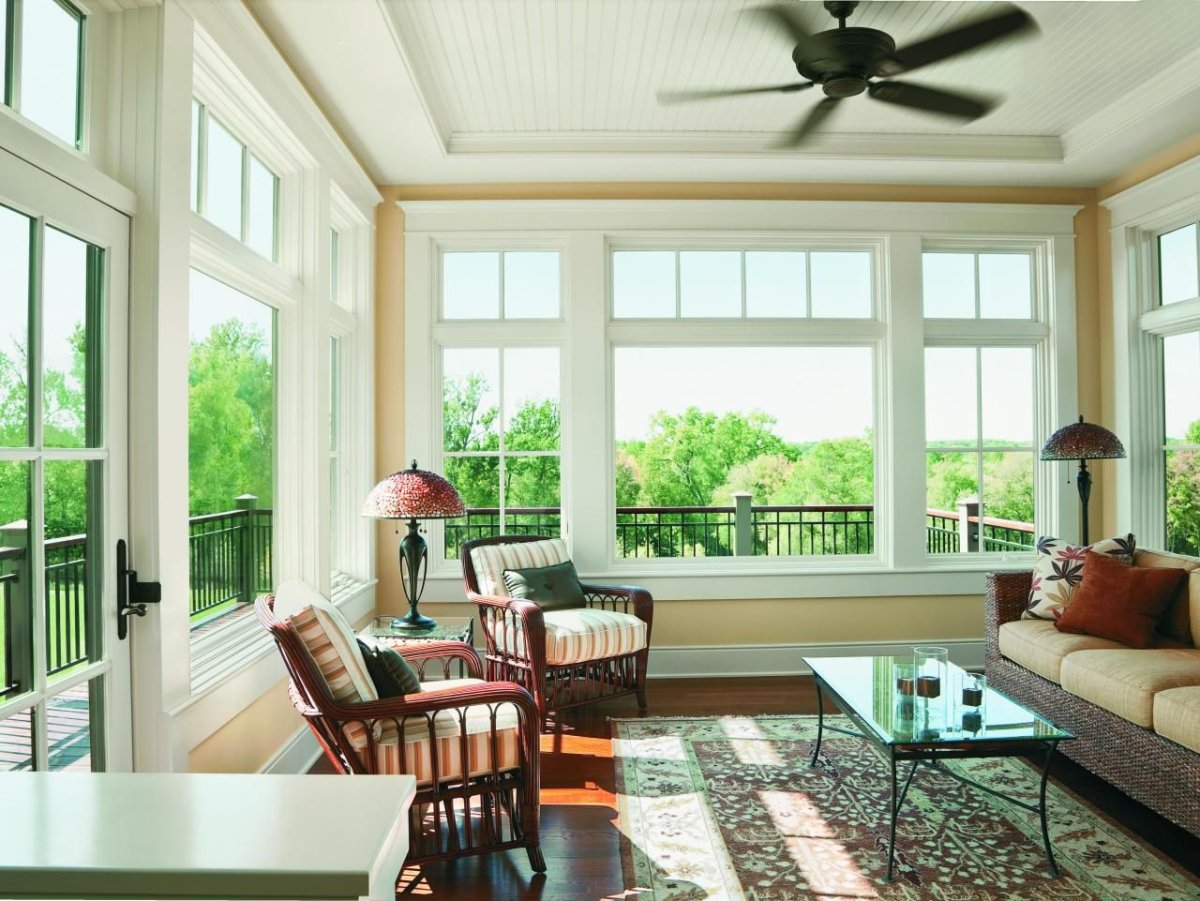 Веранда с зелеными окнами