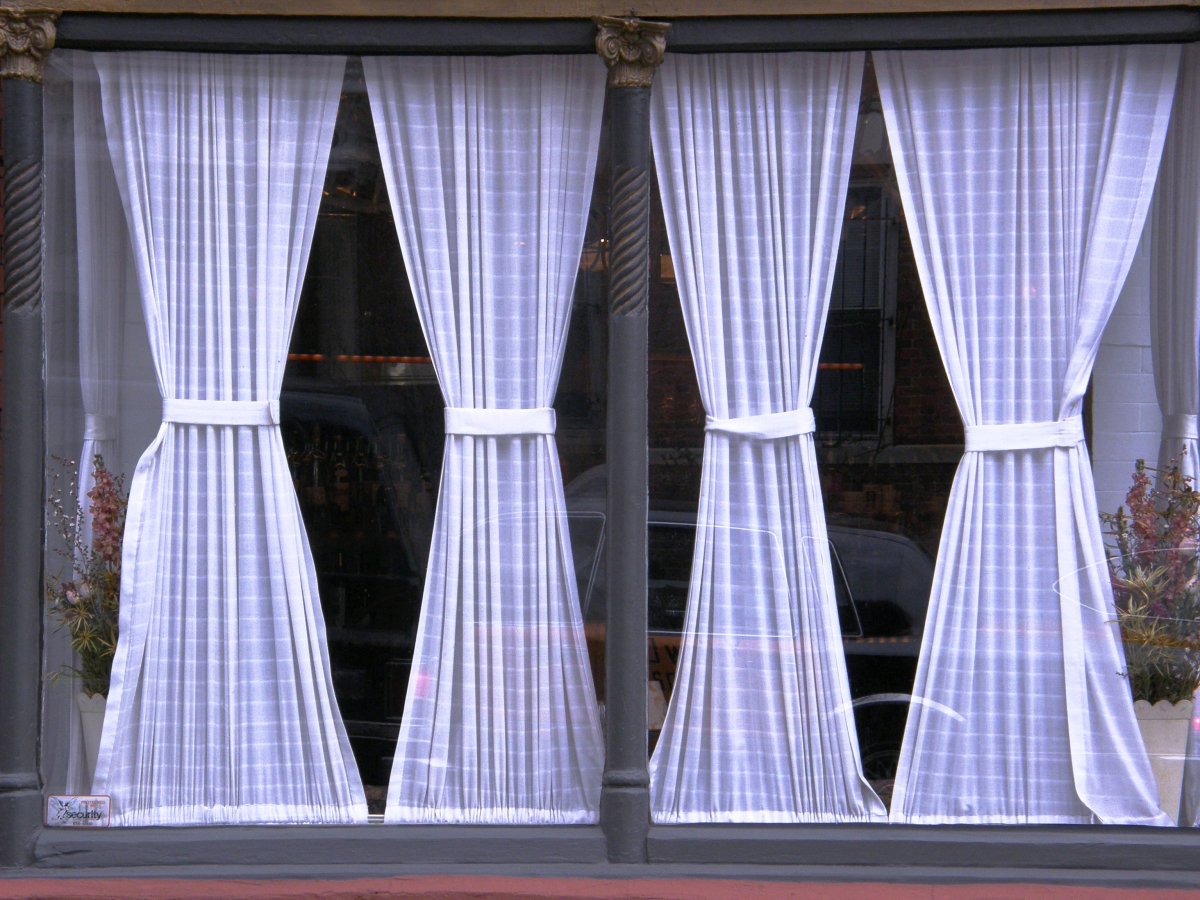 Шторы на балкон на липучке