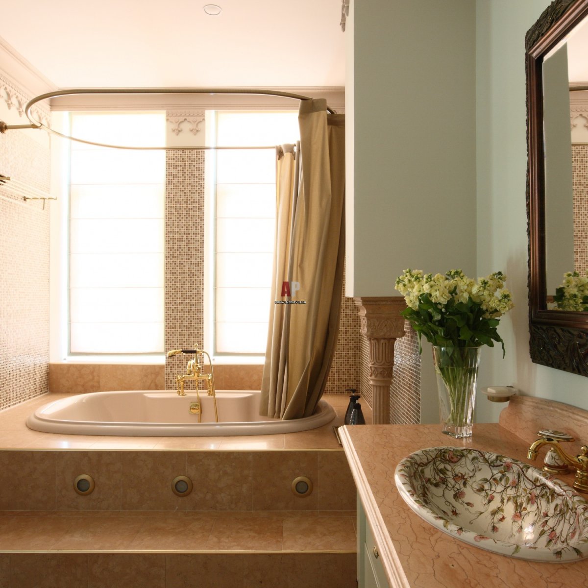 Ванная комната с окном