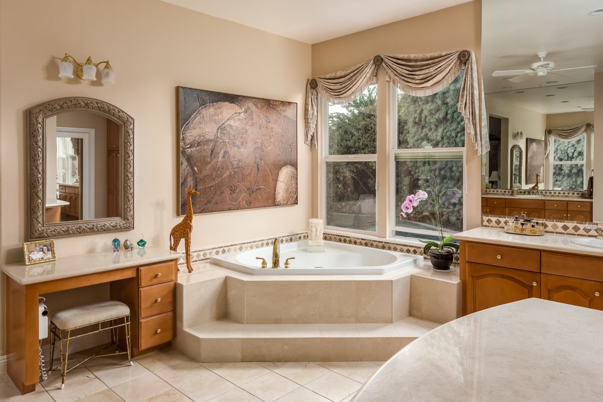 Ванная с окном