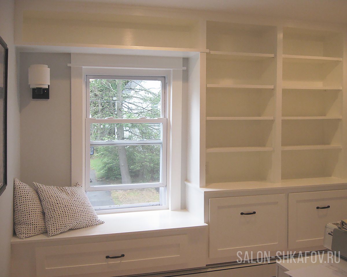 Комнаты с окном над кроватью