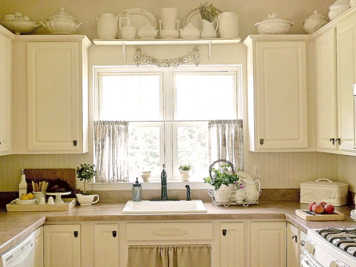 Узкое окно на кухне