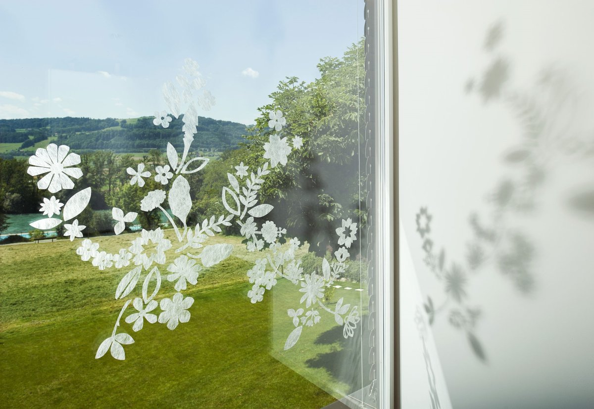 Декор окно в стене