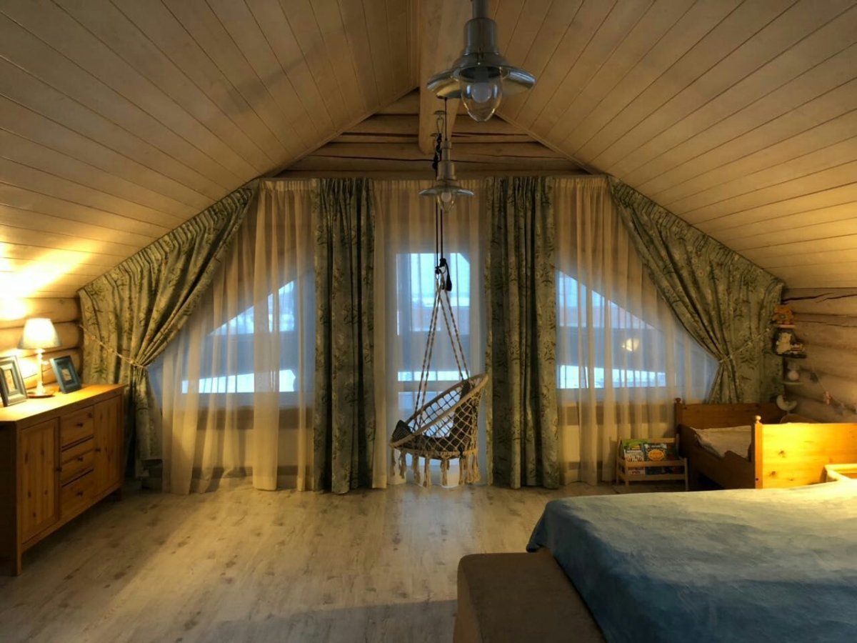 Шторы на мансардном этаже