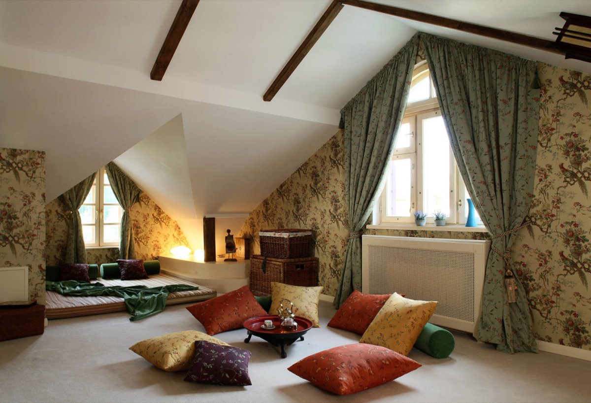 Мансардные окна в интерьере