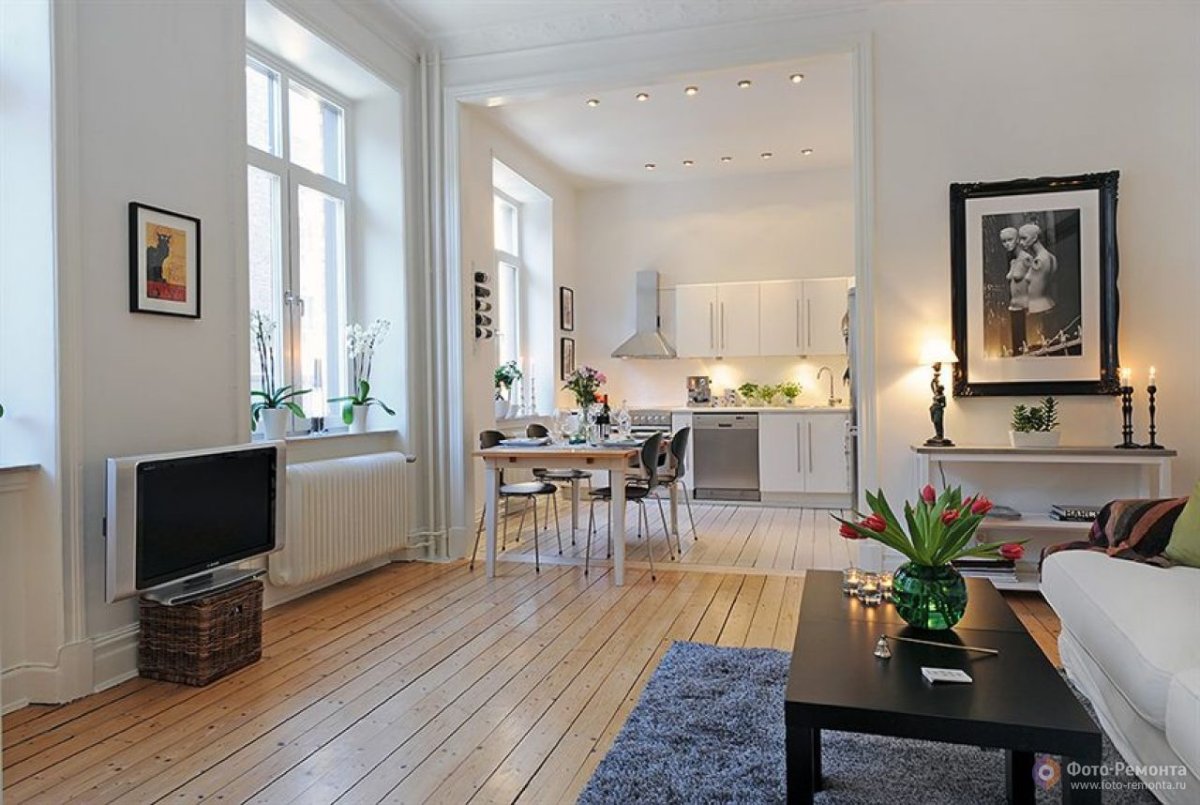 Стеклянная перегородка в гостиной