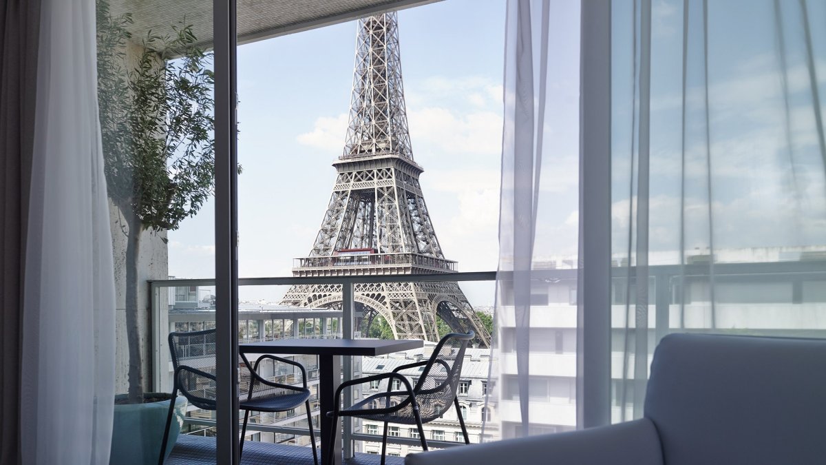 Отель в Париже Eiffel Tower