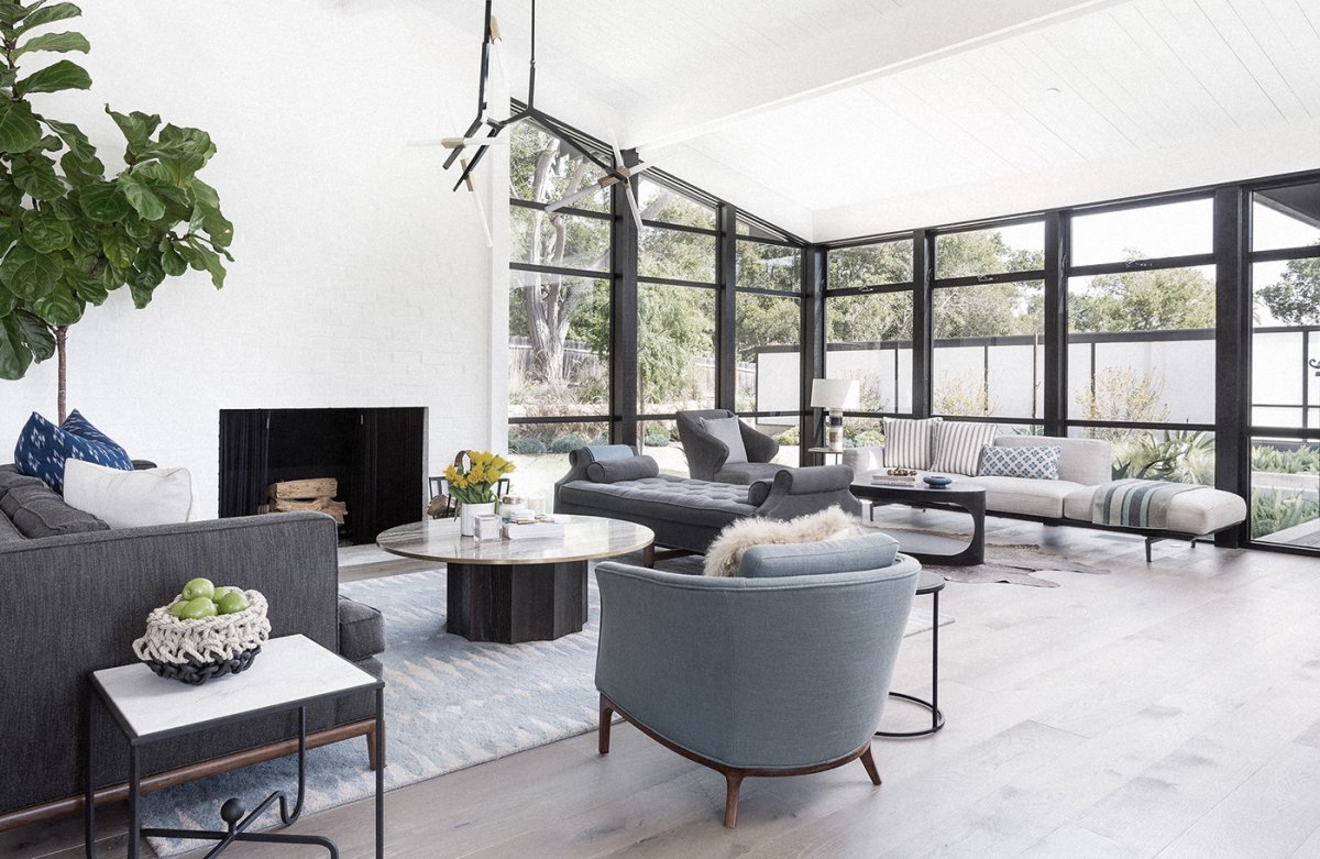 Пластиковые конструкции в интерьере